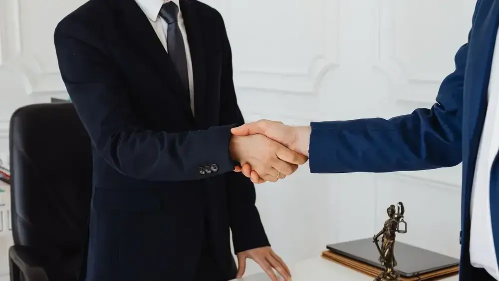 Como escolher um profissional jurídico para acompanhar as decisões da sua empresa